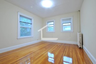 93 Williston Rd, Unit 1 in Brookline, MA - Foto de edificio - Building Photo
