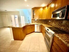 6447 Parkview Dr in Boca Raton, FL - Building Photo - Building Photo