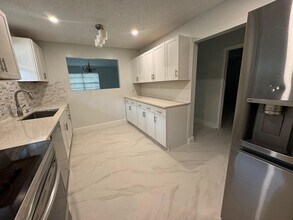 1651 Van Buren St in Hollywood, FL - Building Photo - Building Photo