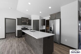 1542 Freedom Meadows Dr in Neenah, WI - Building Photo - Building Photo