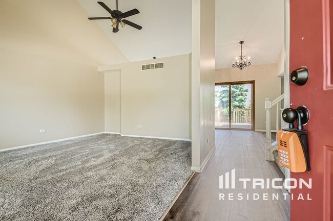 1414 Lakewood Dr in Joliet, IL - Building Photo - Building Photo