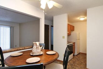Park Forest in Des Moines, IA - Building Photo - Interior Photo