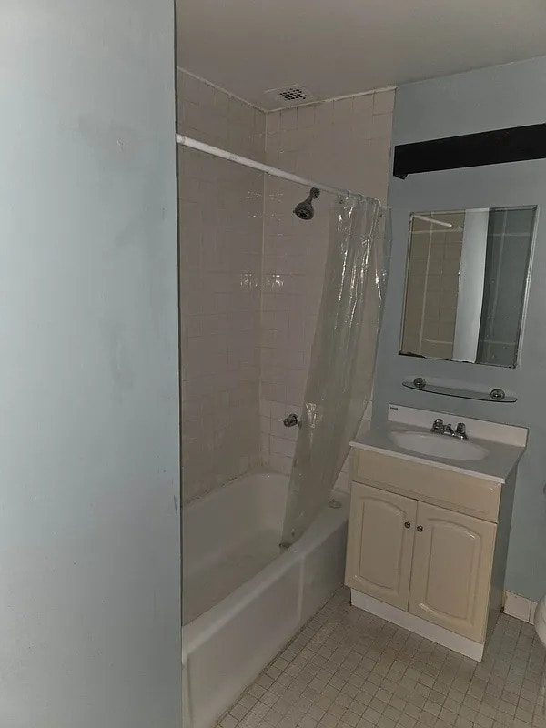 415 E 37th St in New York, NY - Building Photo - Building Photo