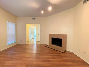 3741 Thistlemont Dr in Houston, TX - Building Photo - Building Photo