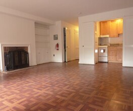 412 4th St SE, Unit Lower in Washington, DC - Building Photo - Building Photo