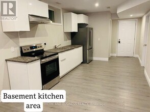 199 Carriage Way in Waterloo, ON - Building Photo - Building Photo