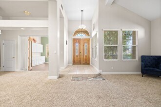 10904 Rockridge Way in Bakersfield, CA - Building Photo - Building Photo
