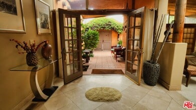 5803 Wooster Ave in Los Angeles, CA - Building Photo - Building Photo