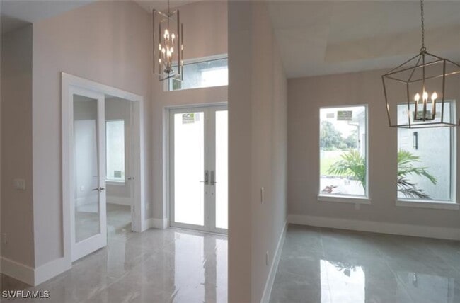 2461 Golden Gate Blvd E in Naples, FL - Building Photo - Building Photo