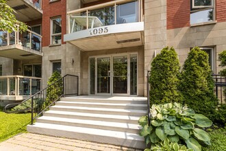 1085-1095 Pratt Av in Outremont, QC - Building Photo - Building Photo