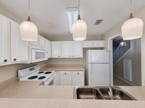 977 Scenic Oak Ln in Fort Walton Beach, FL - Building Photo - Building Photo