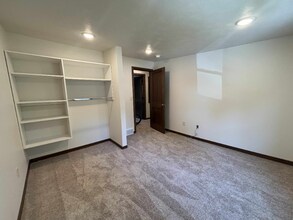 1823 E 34th St N in Sioux Falls, SD - Building Photo - Building Photo