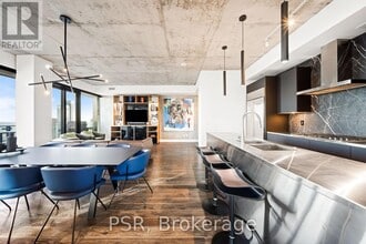 2906-224-4224 King St W in Toronto, ON - Building Photo - Building Photo