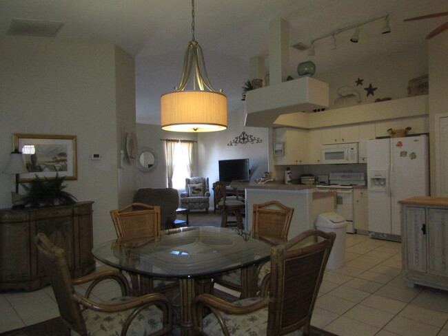 7201 L Pavia Blvd in Venice, FL - Building Photo - Building Photo