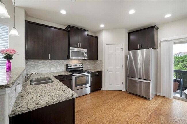 3240 E Whitestone Blvd in Cedar Park, TX - Building Photo - Building Photo