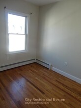 133 W 7th St, Unit 3 in Boston, MA - Building Photo - Building Photo