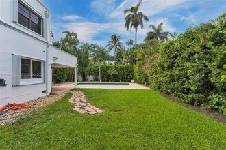 1255 Jackson St in Hollywood, FL - Building Photo - Building Photo