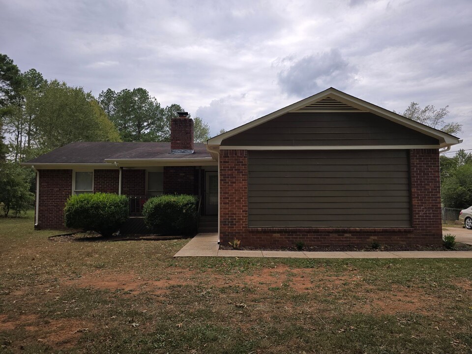 108 Oldwood Rd in Huntsville, AL - Building Photo