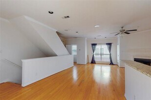 2415 Stutz Dr in Dallas, TX - Building Photo