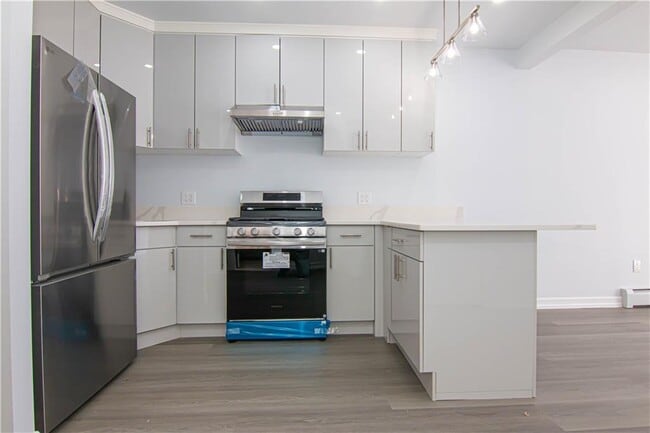 7604 5th Ave in Brooklyn, NY - Foto de edificio - Building Photo