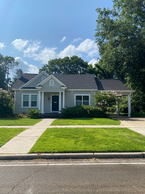 property at 601 Glenmar Ave