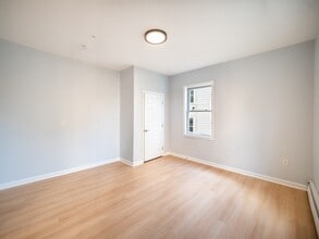 502 Somerville Ave, Unit #2 in Somerville, MA - Foto de edificio - Building Photo