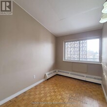 80-380 Blackfriar Ave in Toronto, ON - Building Photo - Building Photo