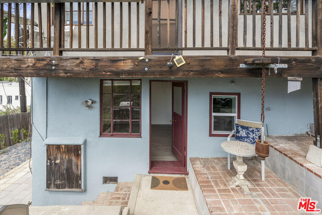 837 Micheltorena St in Los Angeles, CA - Building Photo