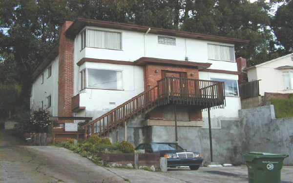 6518 Outlook Ave in Oakland, CA - Foto de edificio - Building Photo