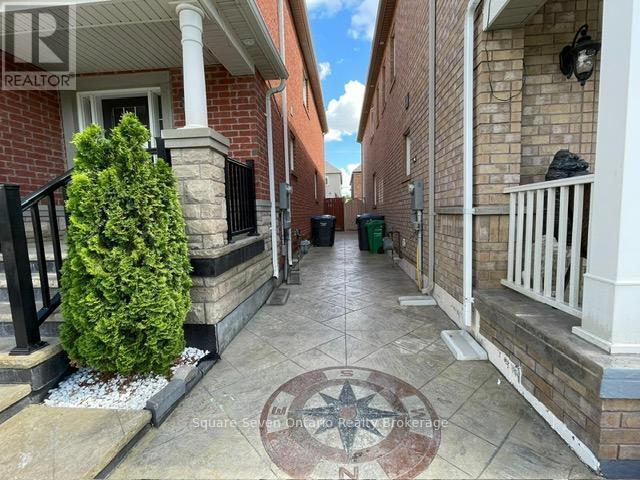 16 Napoleon Cres in Brampton, ON - Building Photo - Building Photo