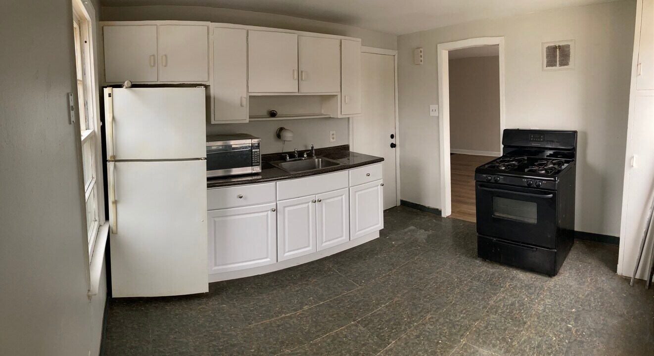 211 Shoshone St, Unit Upper in Buffalo, NY - Foto de edificio