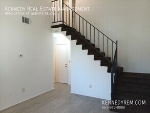 1647 Gardenia Ct in Lancaster, CA - Building Photo - Building Photo