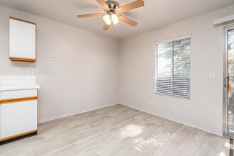 Canyon Creek Apartments in Palmdale, CA - Building Photo - Interior Photo
