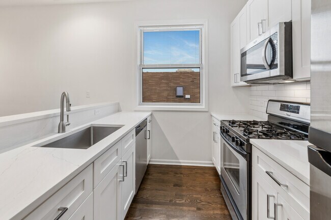 1406 N Greenview Ave in Chicago, IL - Foto de edificio - Building Photo