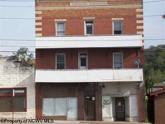 130 E Pike St in Clarksburg, WV - Foto de edificio