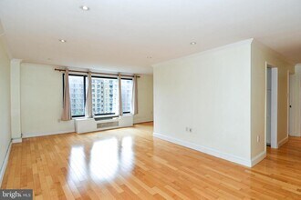 2501 Calvert St NW in Washington, DC - Building Photo - Building Photo