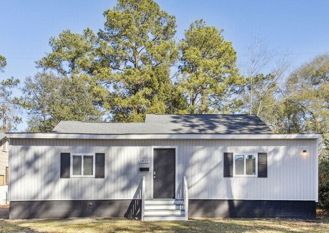 property at 1932 Beech St
