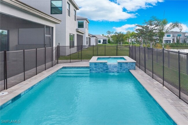 12794 Woodbury Dr in Estero, FL - Building Photo - Building Photo