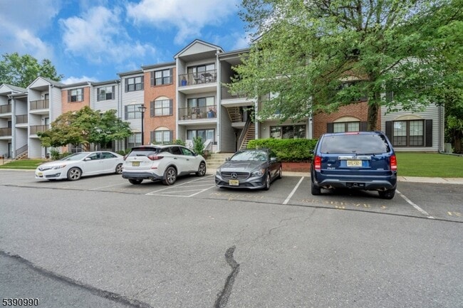 96 Fisher Dr in Franklin Township, NJ - Building Photo - Building Photo