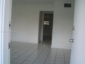 9760 SW 184th St in Cutler Bay, FL - Building Photo