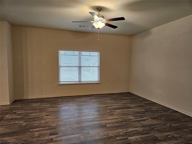 14320 Boomtown Wy, Unit 524 in Elgin, TX - Building Photo - Building Photo