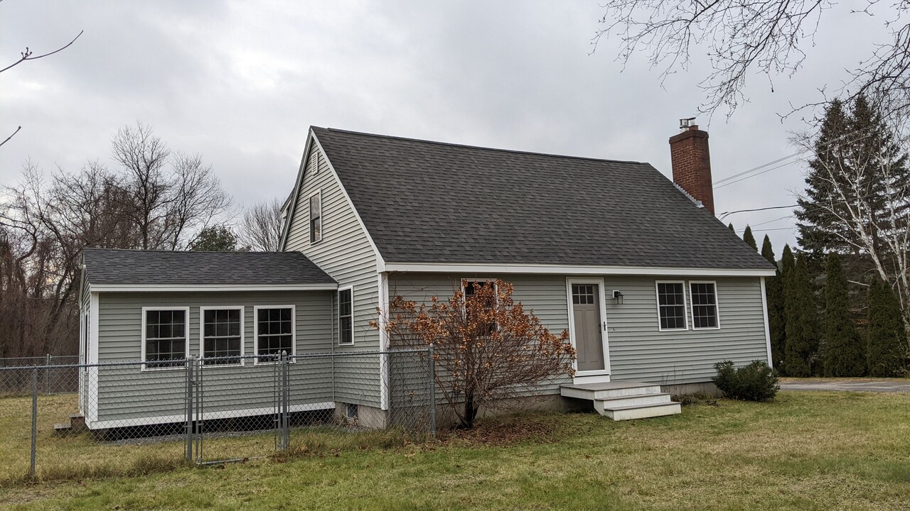 3 Kula Ct in Raymond, NH - Building Photo