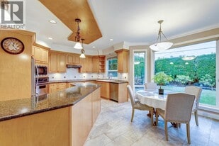 7988 Sunnyholme Crescent in Richmond, BC - Building Photo