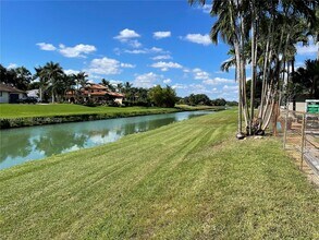 7940 SW 173rd Terrace in Palmetto Bay, FL - Building Photo - Building Photo