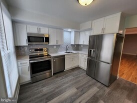 29 Providence Ave in Doylestown, PA - Building Photo