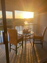 22 Royal Palm Way in Boca Raton, FL - Building Photo