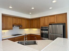 32795 Valentino Way in Temecula, CA - Building Photo - Building Photo