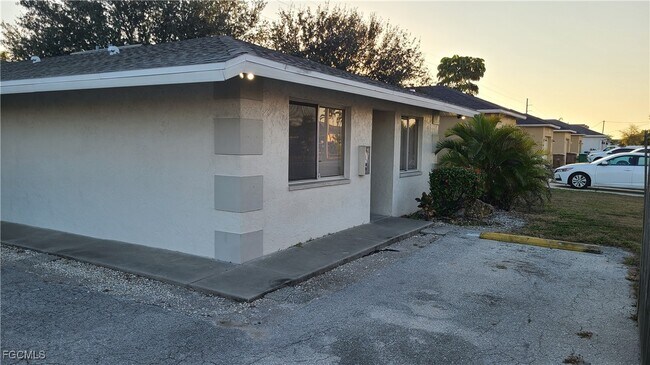 930 SW 47th Terrace in Cape Coral, FL - Building Photo - Building Photo