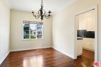 151 S Rodeo Dr in Beverly Hills, CA - Building Photo - Building Photo