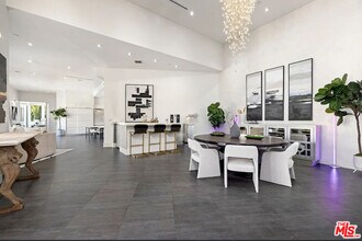 2666 Hutton Dr in Beverly Hills, CA - Building Photo - Building Photo